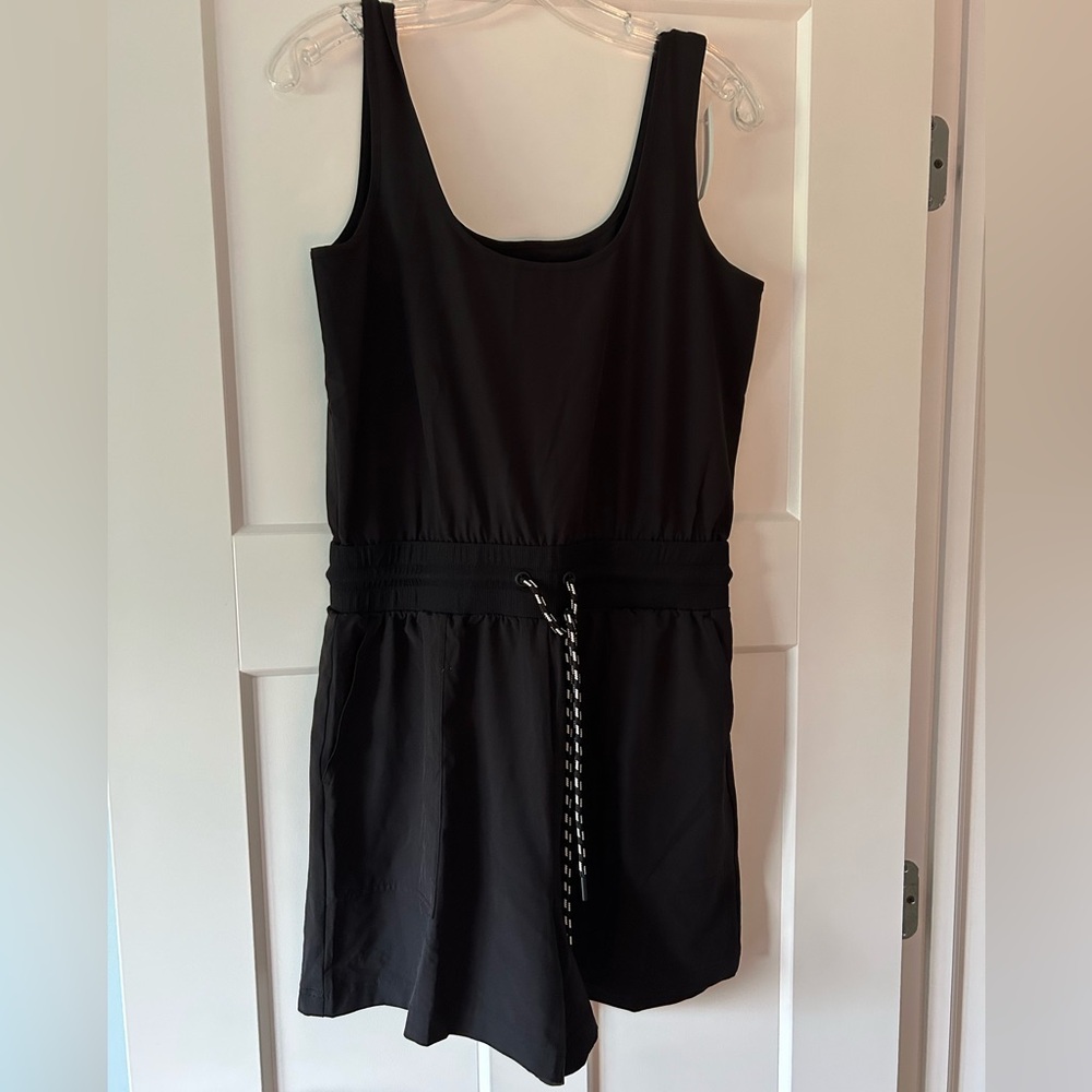 Lou & Grey Black Sleeveless Scoop Neck Romper